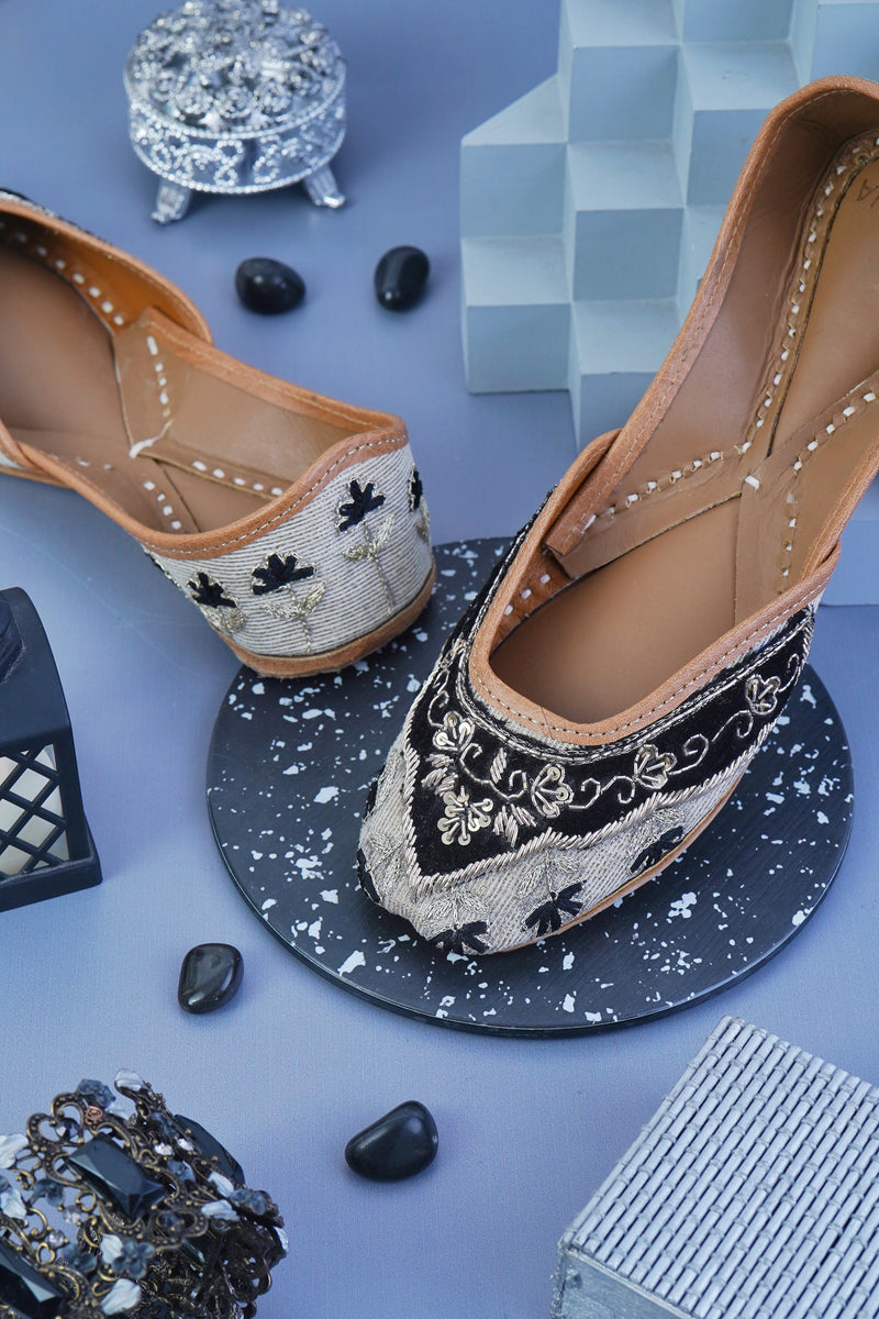 Black Velvet Dhabka Jutti — product detail