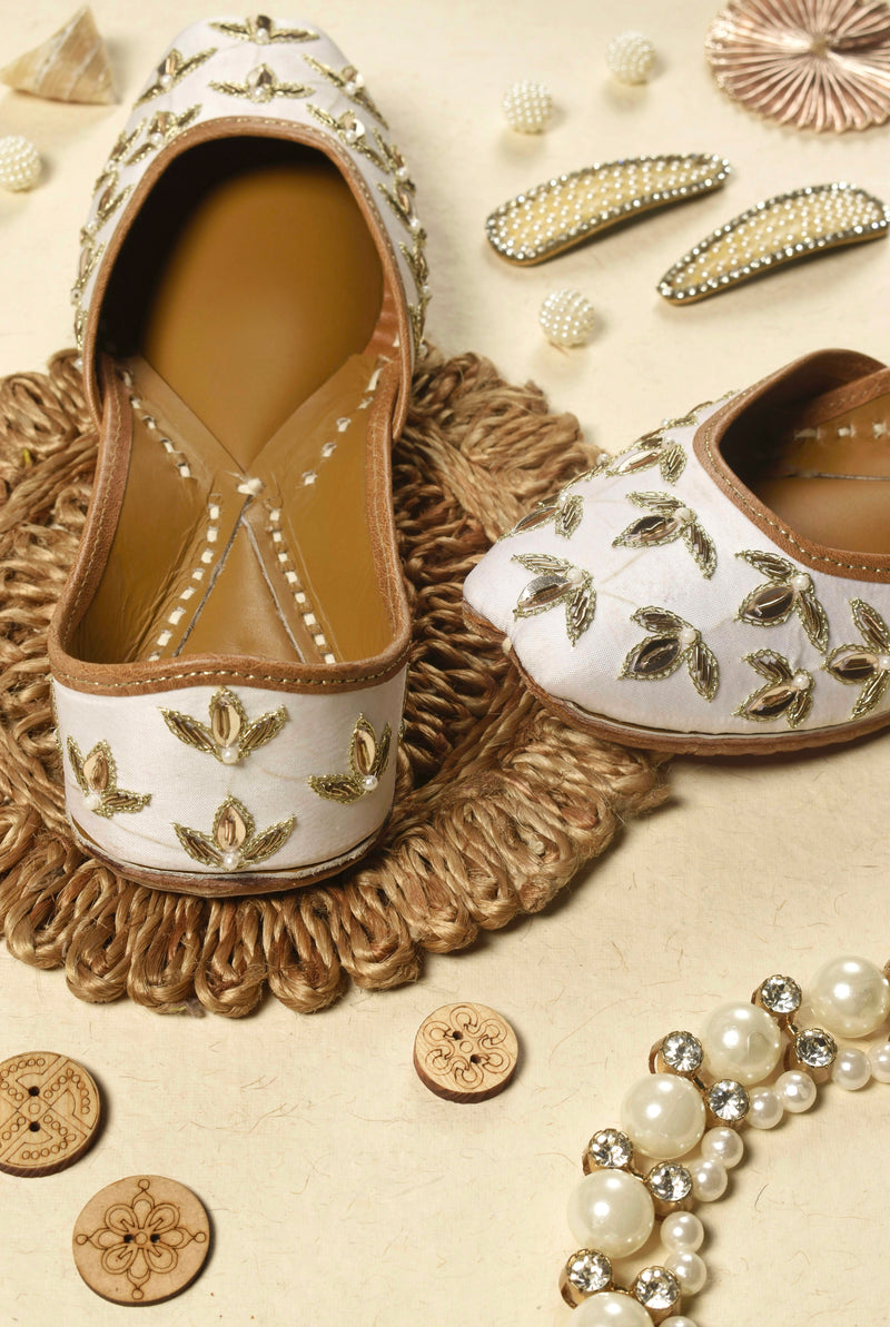 Ivory Jutti — product detail