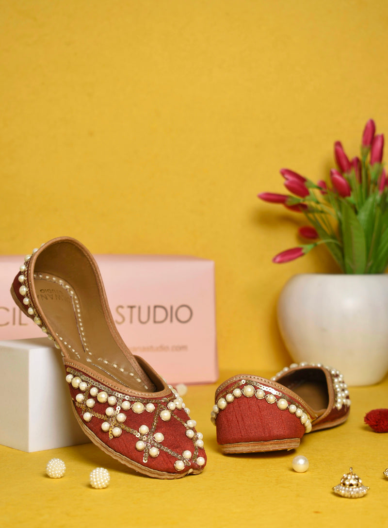 Maroon Pearl Jutti — product detail