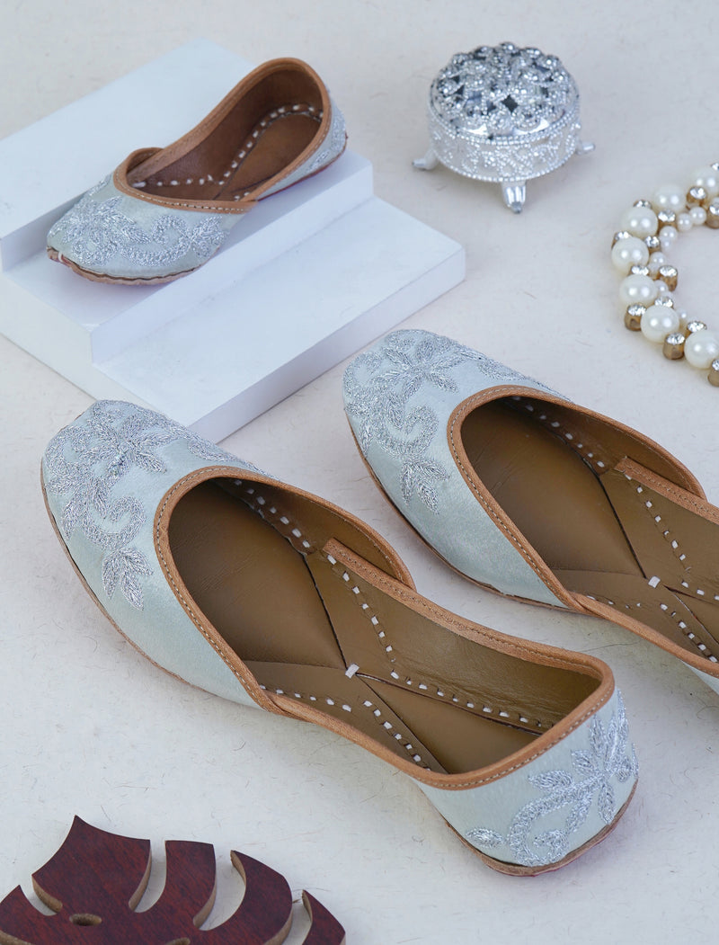 Silver Zari Jutti — product detail