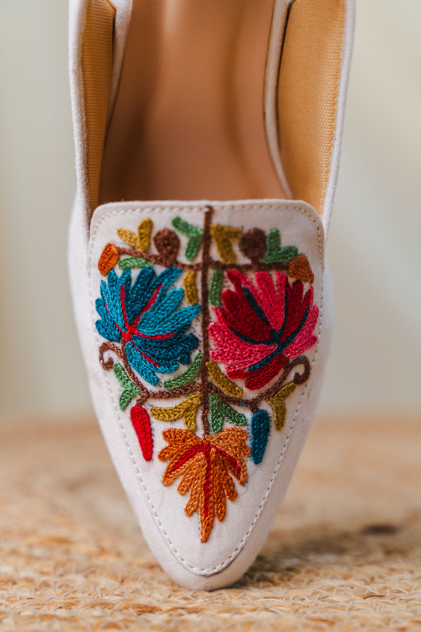 White Multi Chinar Heel