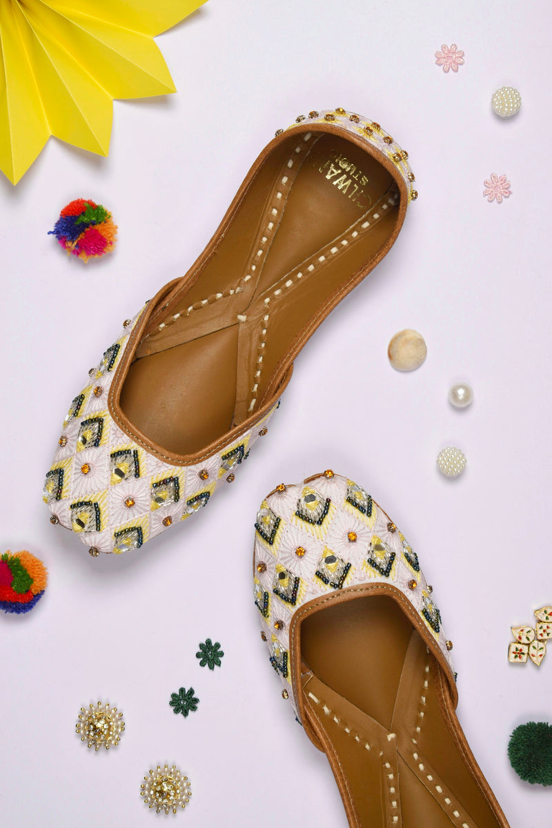 White Stud — product detail