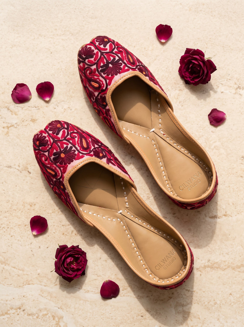 Maroon Floral Aari jutti