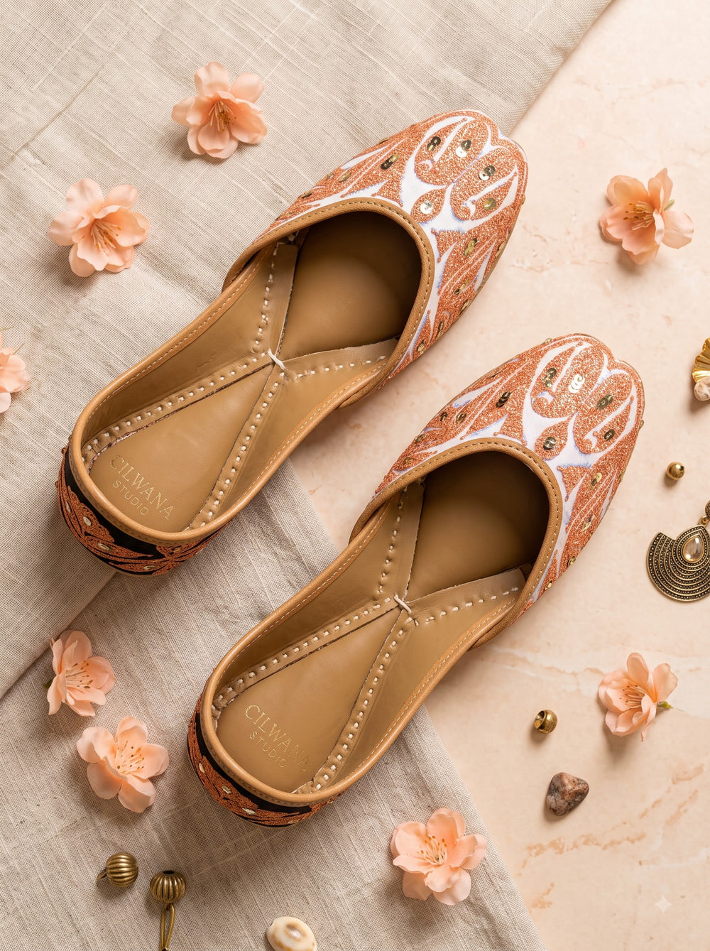Peach Floral Aari Jutti