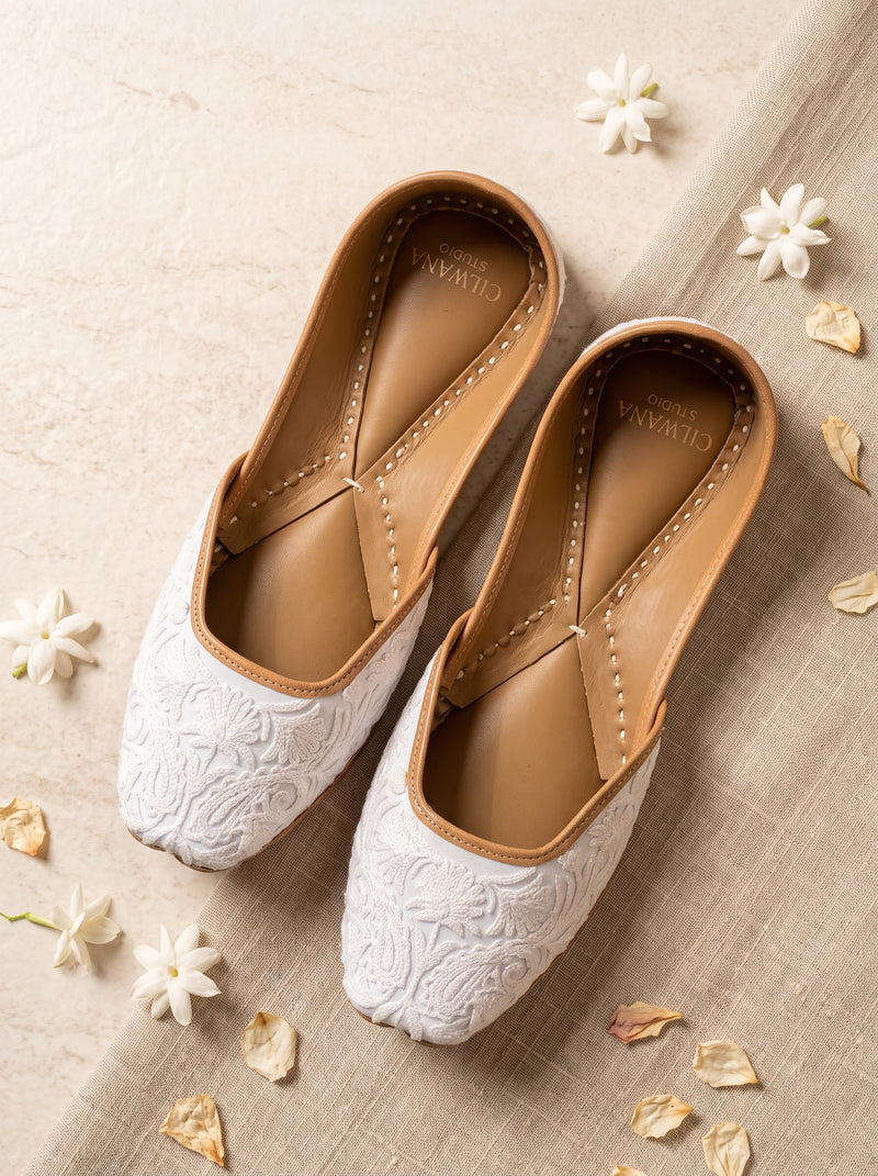 White Multi Flora Aari Jutti — product detail