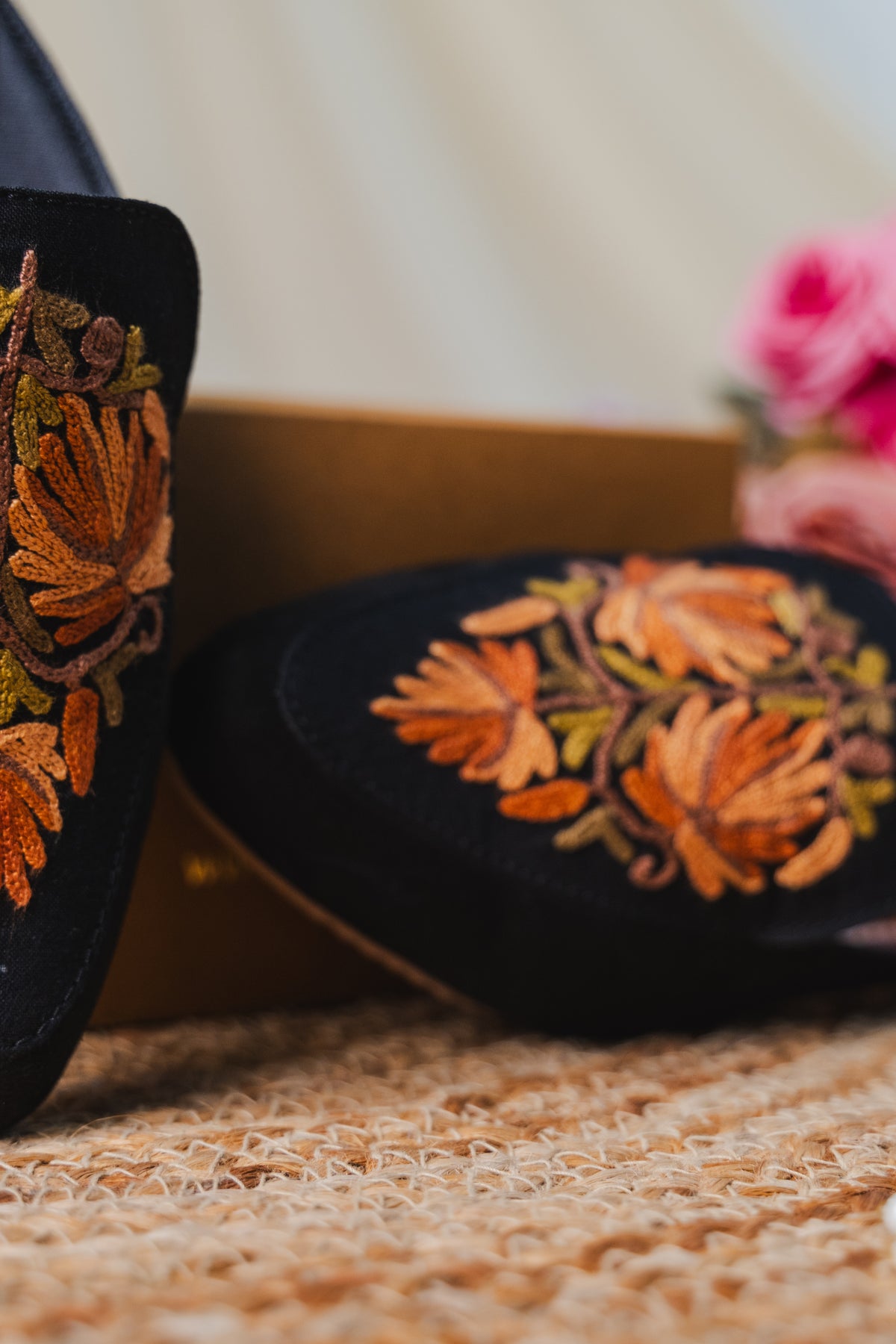 Black Autumn Chinar Mules