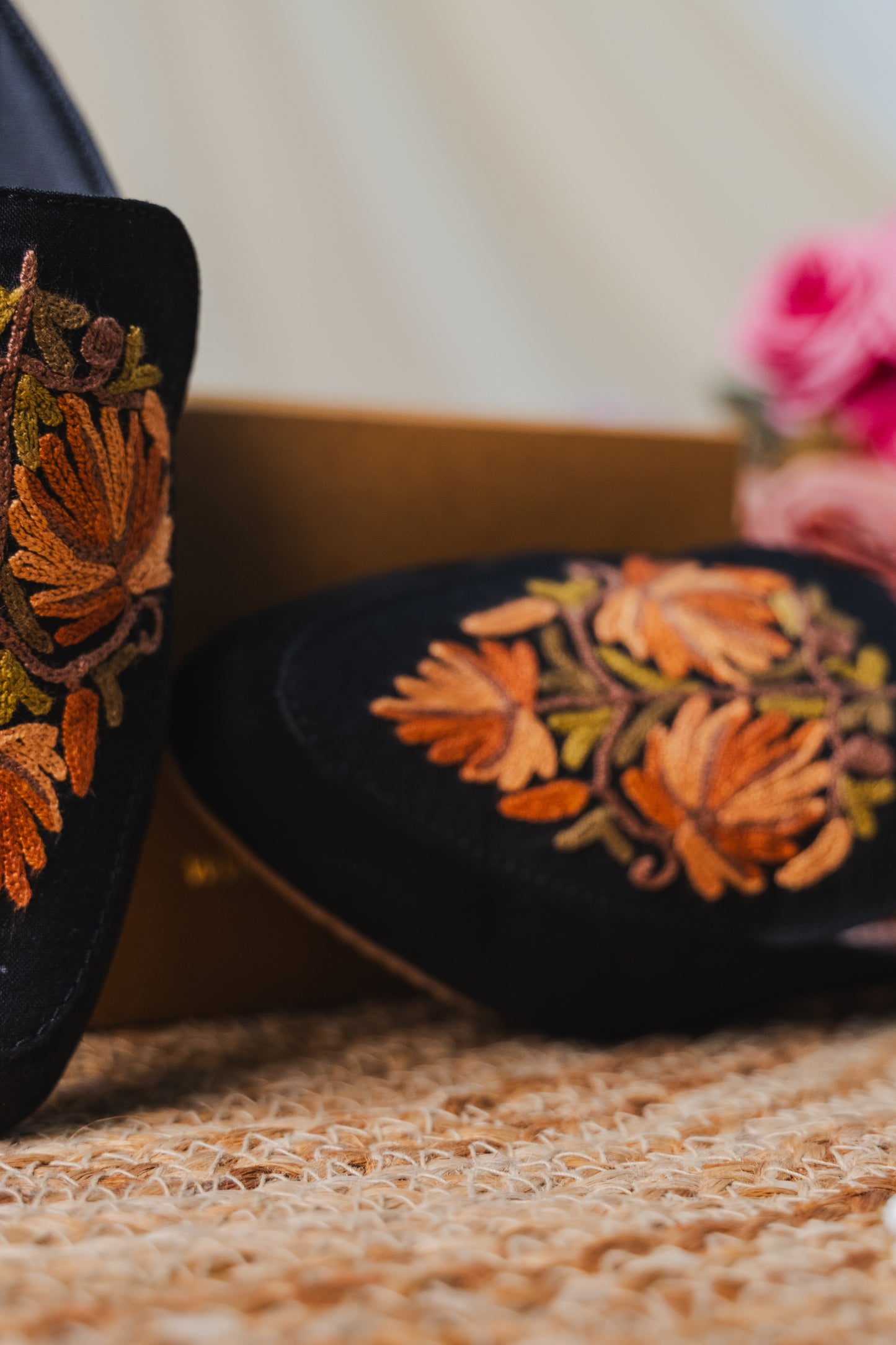 Black Autumn Chinar Mules