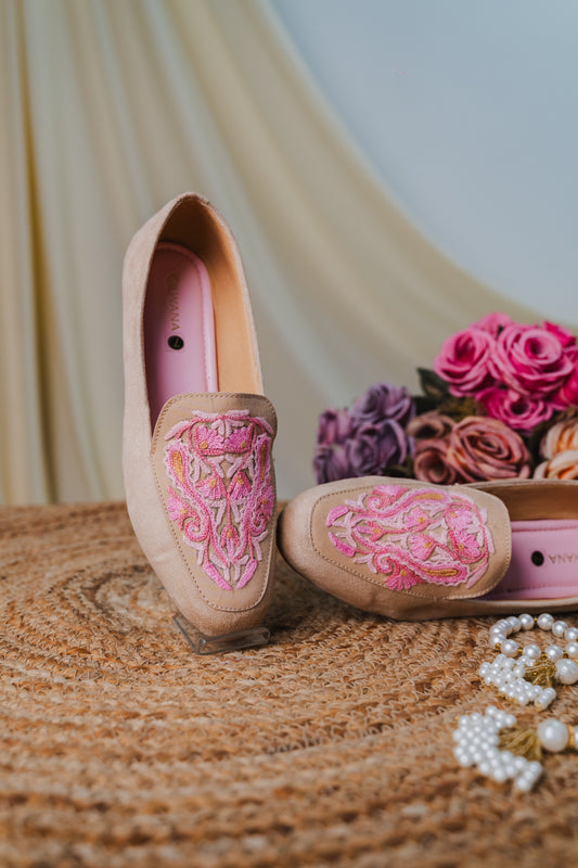 Brown and Pink Almond Aari Shoes