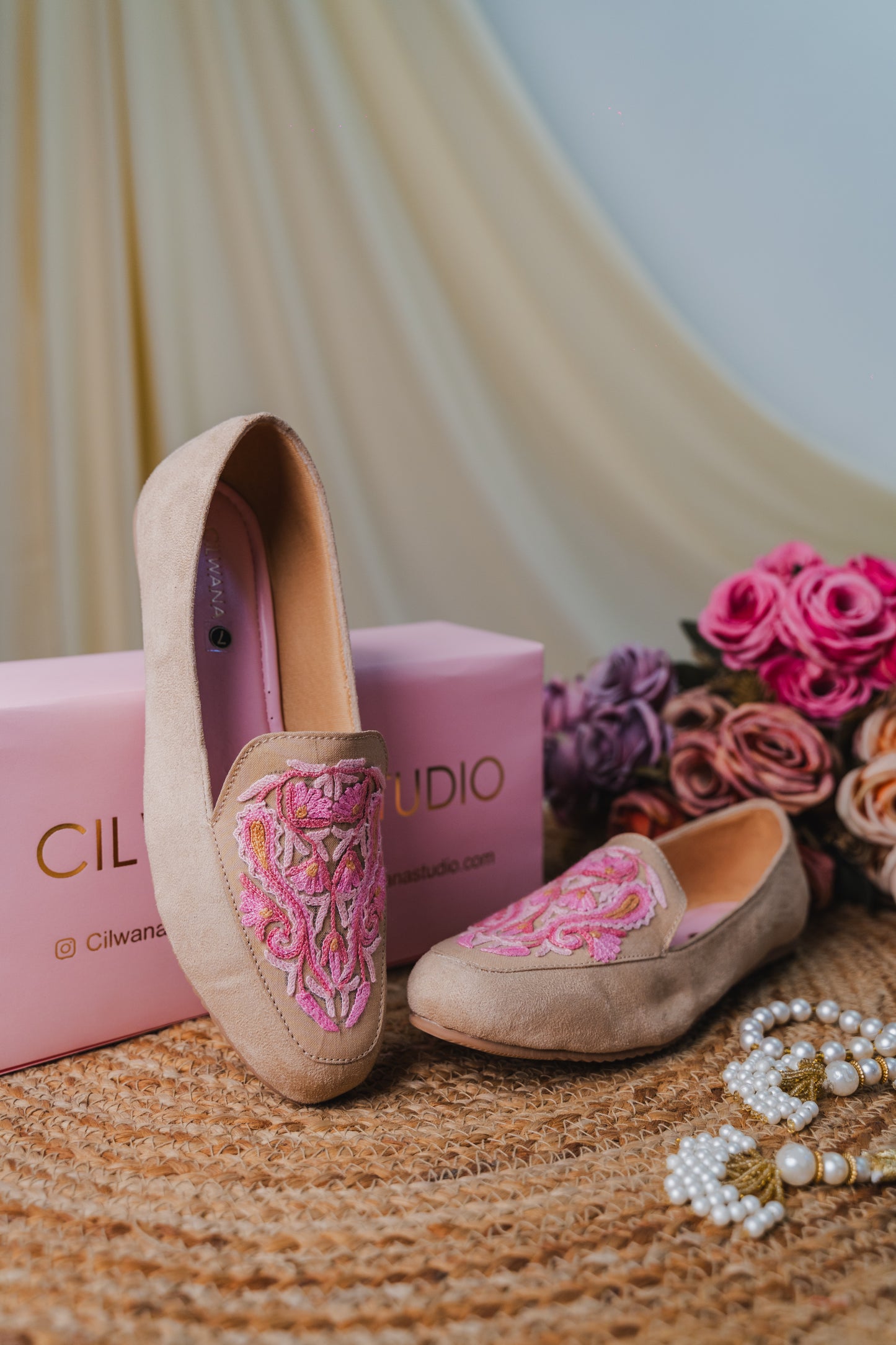 Brown and Pink Almond Aari Shoes