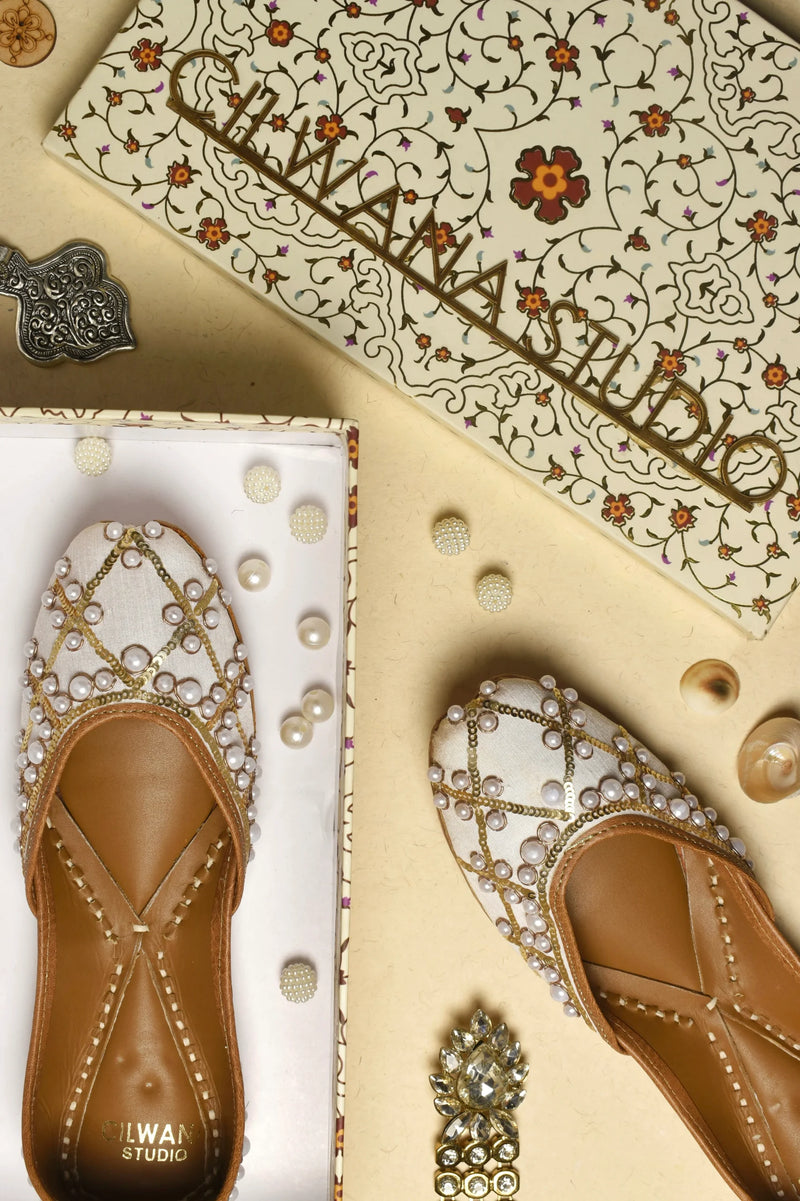 Pastel Pearl Jutti — product detail