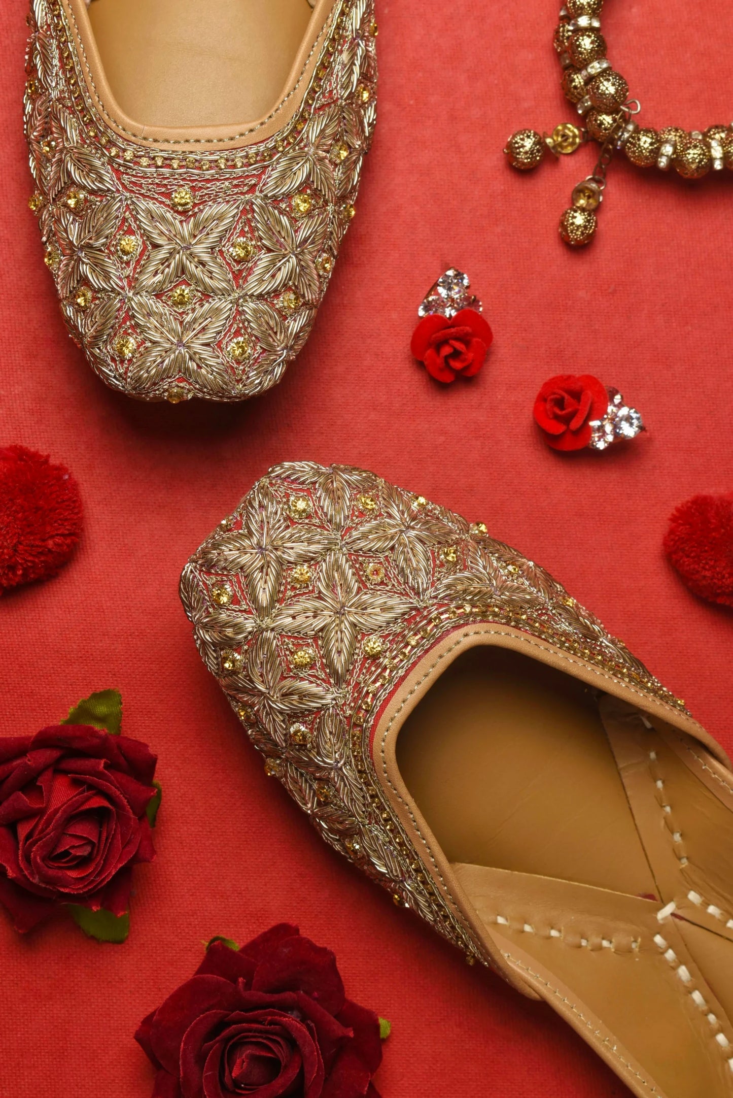 Red Heavy Dhabka Jutti