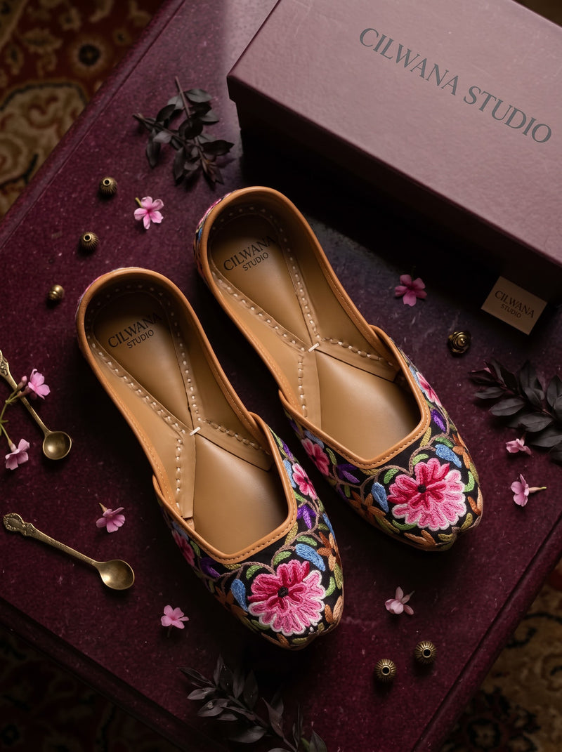 Pink Floral Aari Jutti — product detail