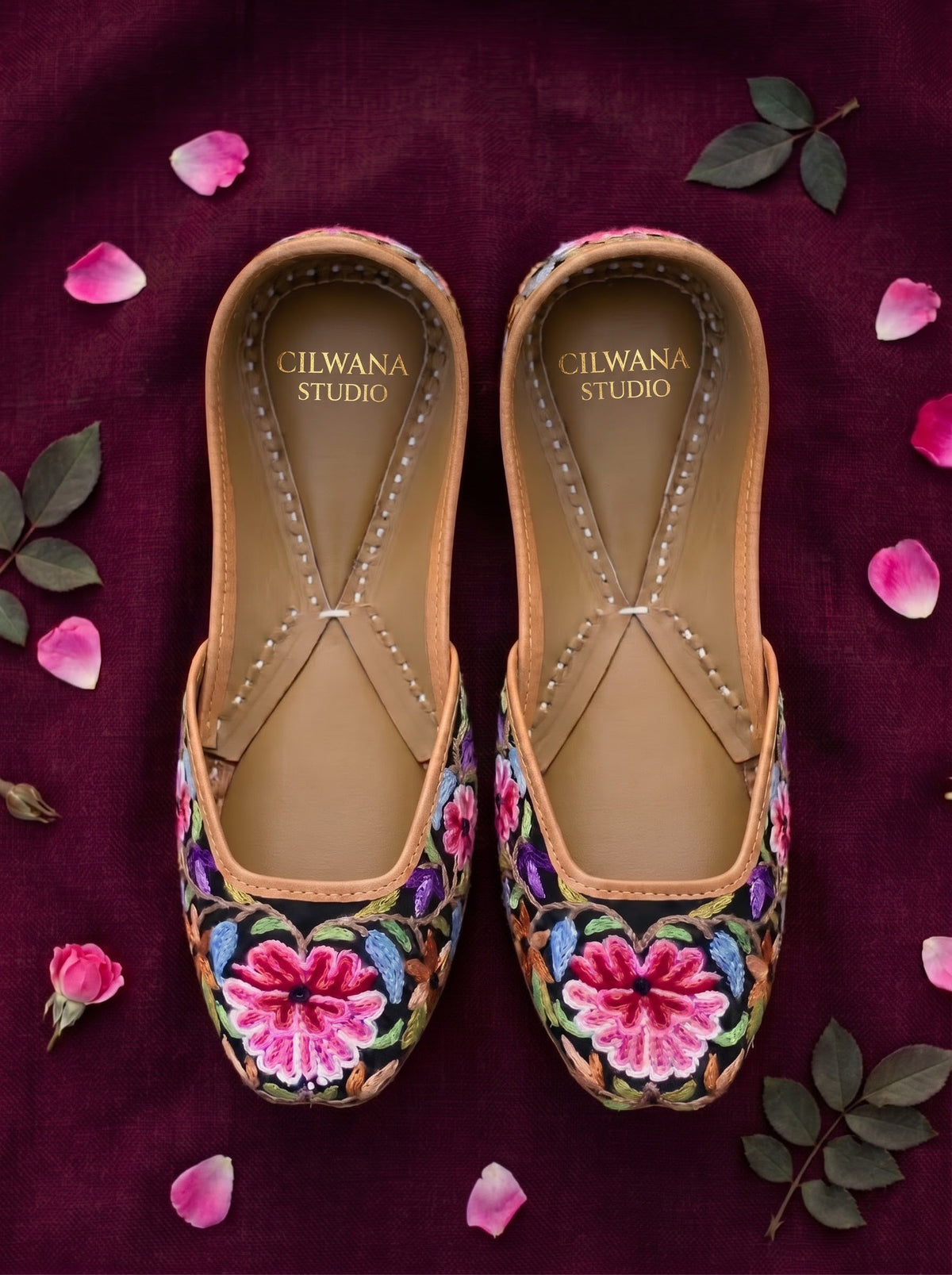 Pink Floral Aari Jutti