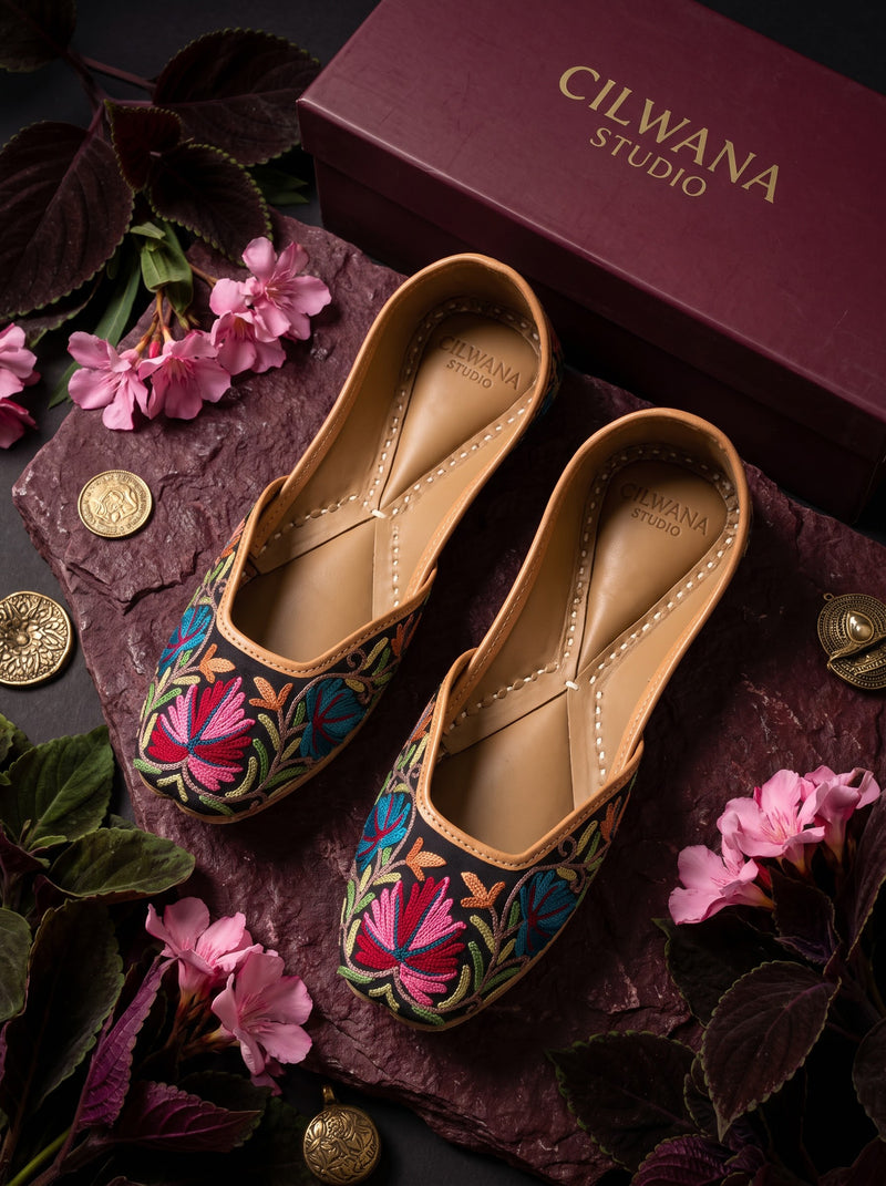 Black Multi Chinar Aari Jutti — product detail