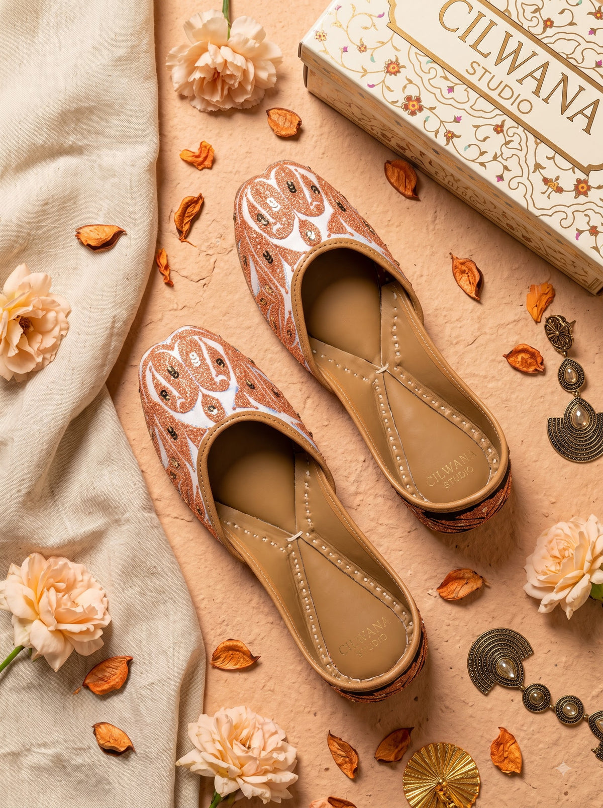 Peach  Floral  Aari Jutti