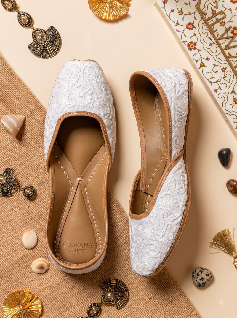 White Multi Flora Aari Jutti — product detail