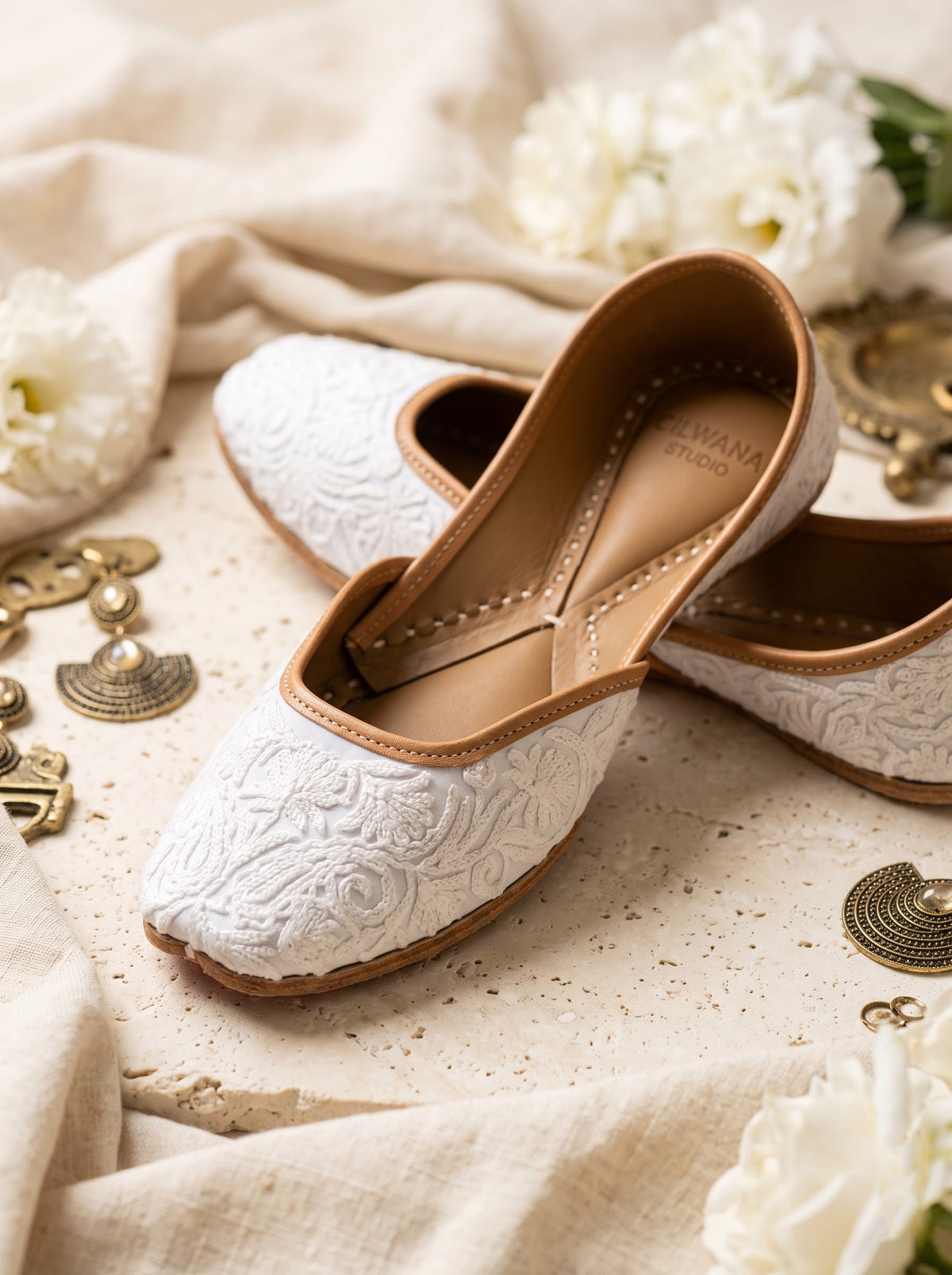 White Multi Flora Aari Jutti