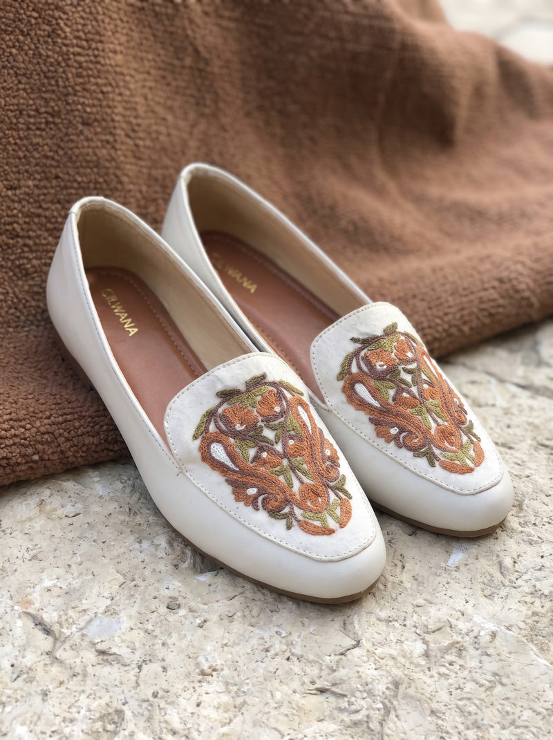White Brown Aari Shoes — product detail